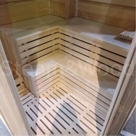 Четырехместная угловая финская сауна Comfort из кедра